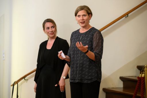 Ansprache der Bürgerrätinnen Canan Özden (l.) und Fabienne Beyerle (r.)