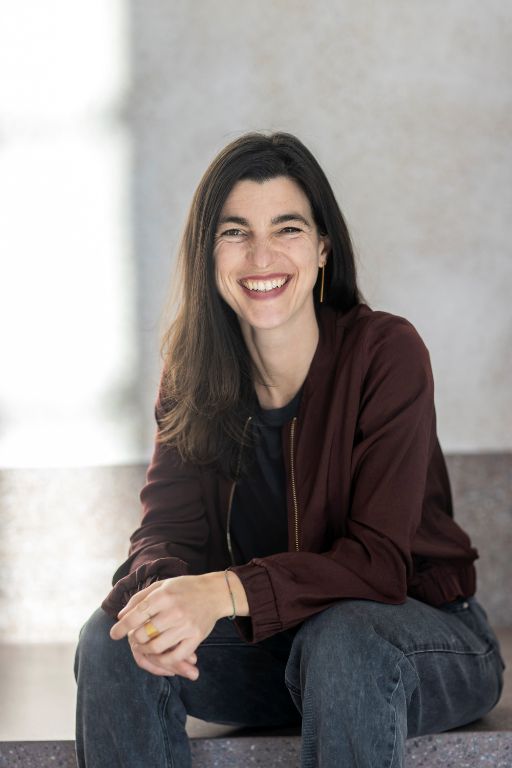 Portrait von der Fotografin Donata Ettlin